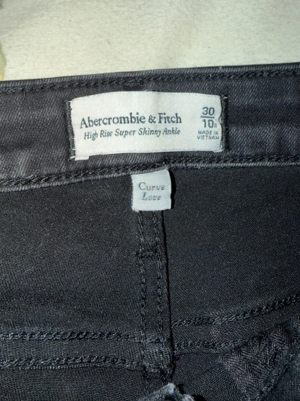 Abercrombie & Fitch Black High-Rise Distressed Skinny Jeans Size 10 Curvy - Picture 3 of 4